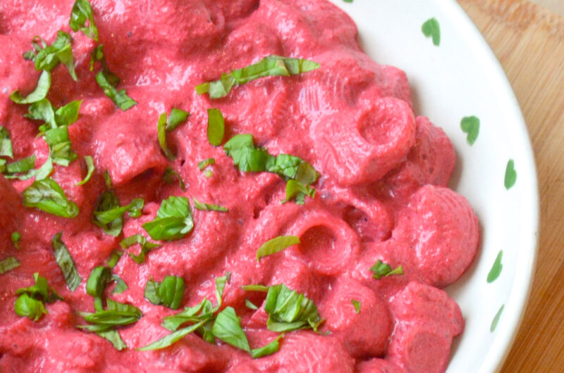 Pâtes simplissimes à la betterave et au Saint-Moret