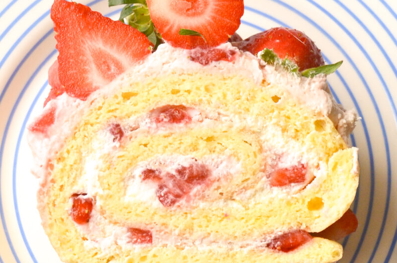 Gâteau roulé fraise rhubarbe